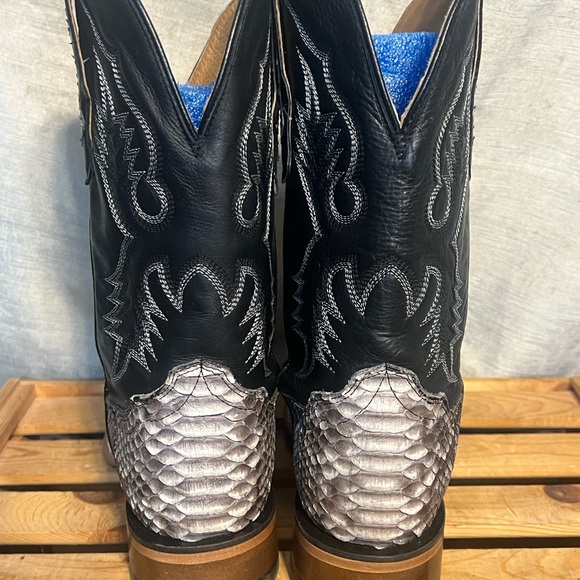 Square - Picture 9 of 15